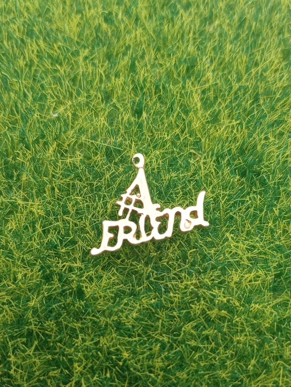 1 Number One Friend' Script Pendant - P256
